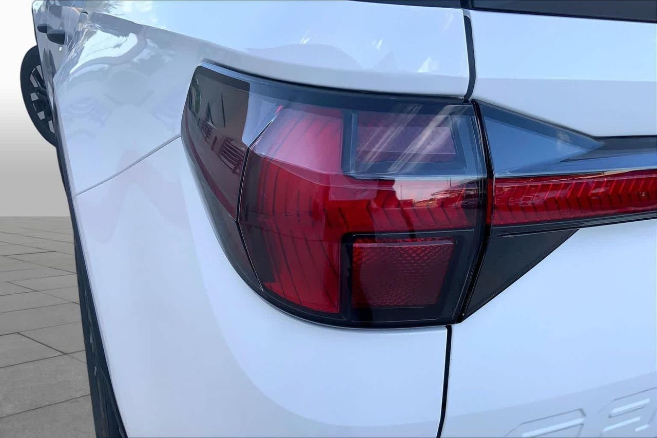 New 2027 Atlas White Hyundai SE FWD image 13