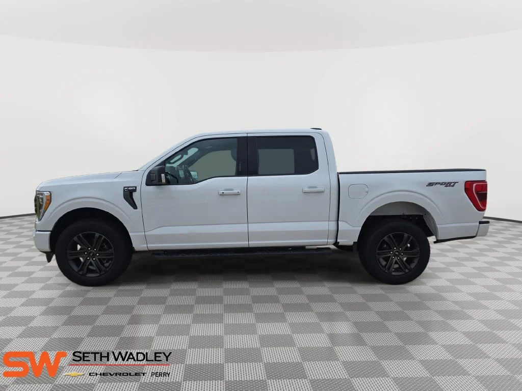Used 2021 White Ford XLT image 4