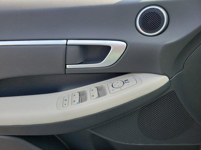 2025 Hyundai Sonata SEL - Photo 17