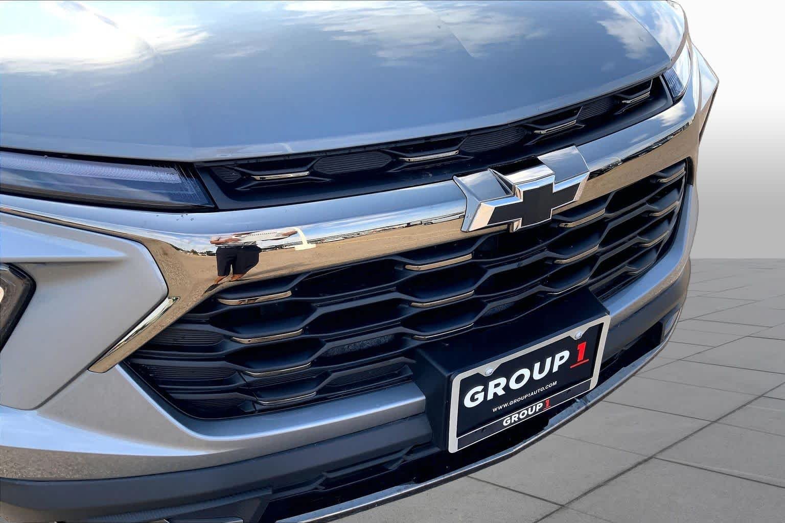 Used 2025 Sterling Gray Metallic Chevrolet ACTIV image 30