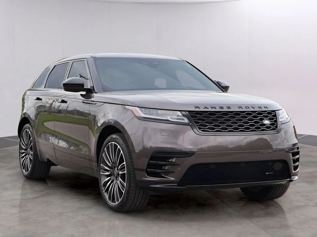 Used 2023 Charente Gray Premium Metallic Land Rover R-Dynamic S MHEV image 3