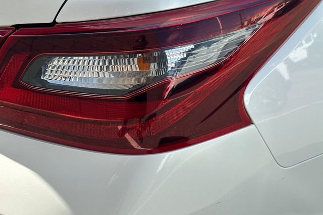 Used 2017 White Nissan 2.5 SR image 12