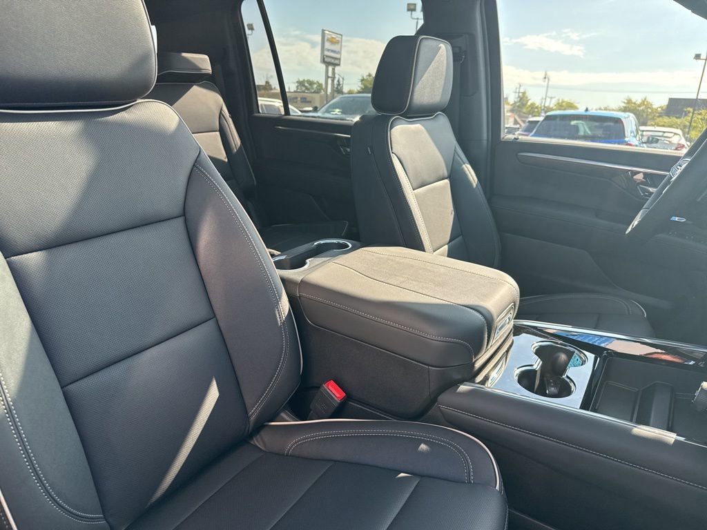 2026 Chevrolet Suburban Premier - Photo 42