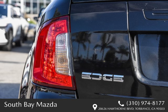 Used 2013 Black Ford SE image 9