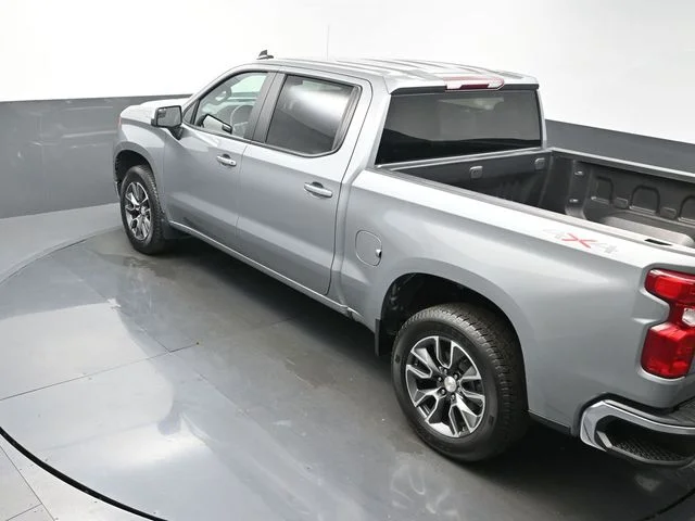 Used 2023 Gray Chevrolet LT image 39