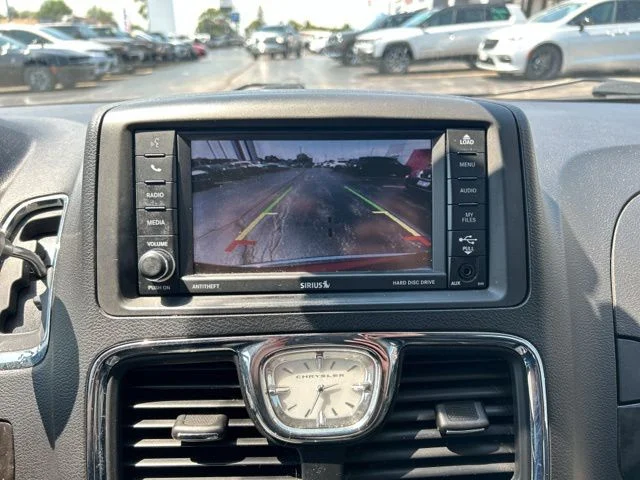 Used 2015 Red Chrysler Touring image 47