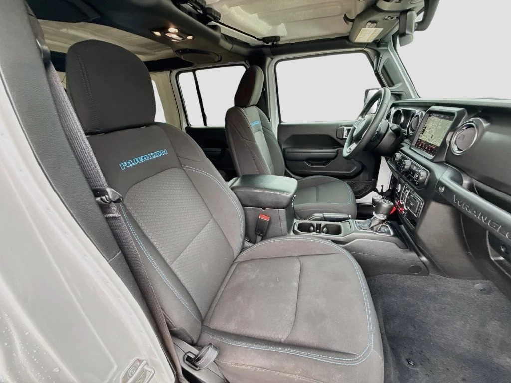 Used 2023 White Jeep Rubicon 4xe image 33