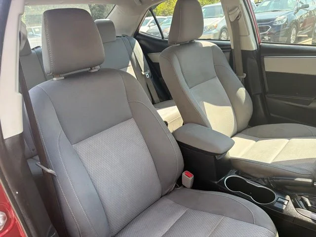 Used 2014 Red Toyota LE image 27