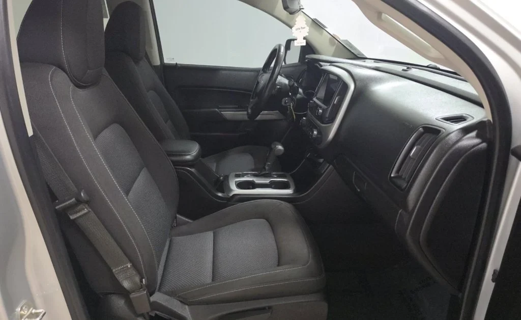 Used 2019 Silver Chevrolet LT image 15