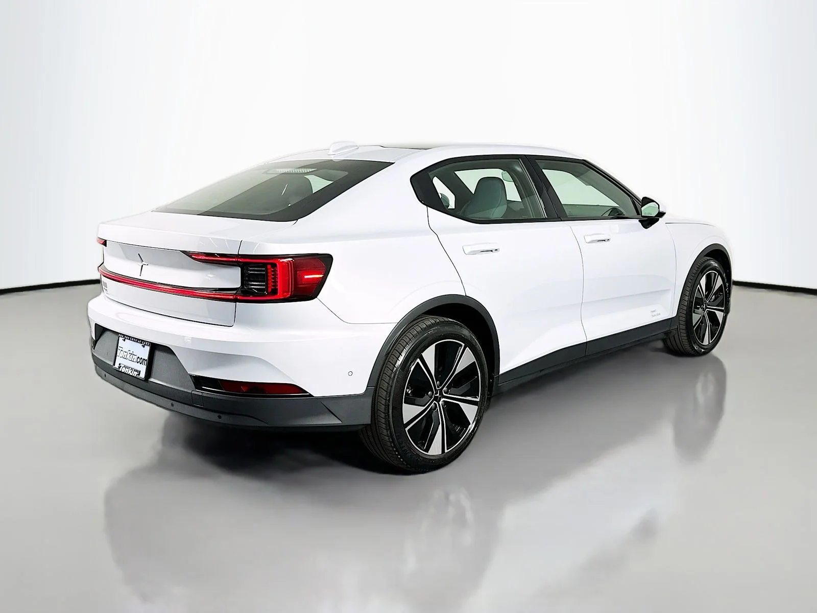 Used 2024 Magnesium Metallic Polestar Long Range Dual Motor image 7