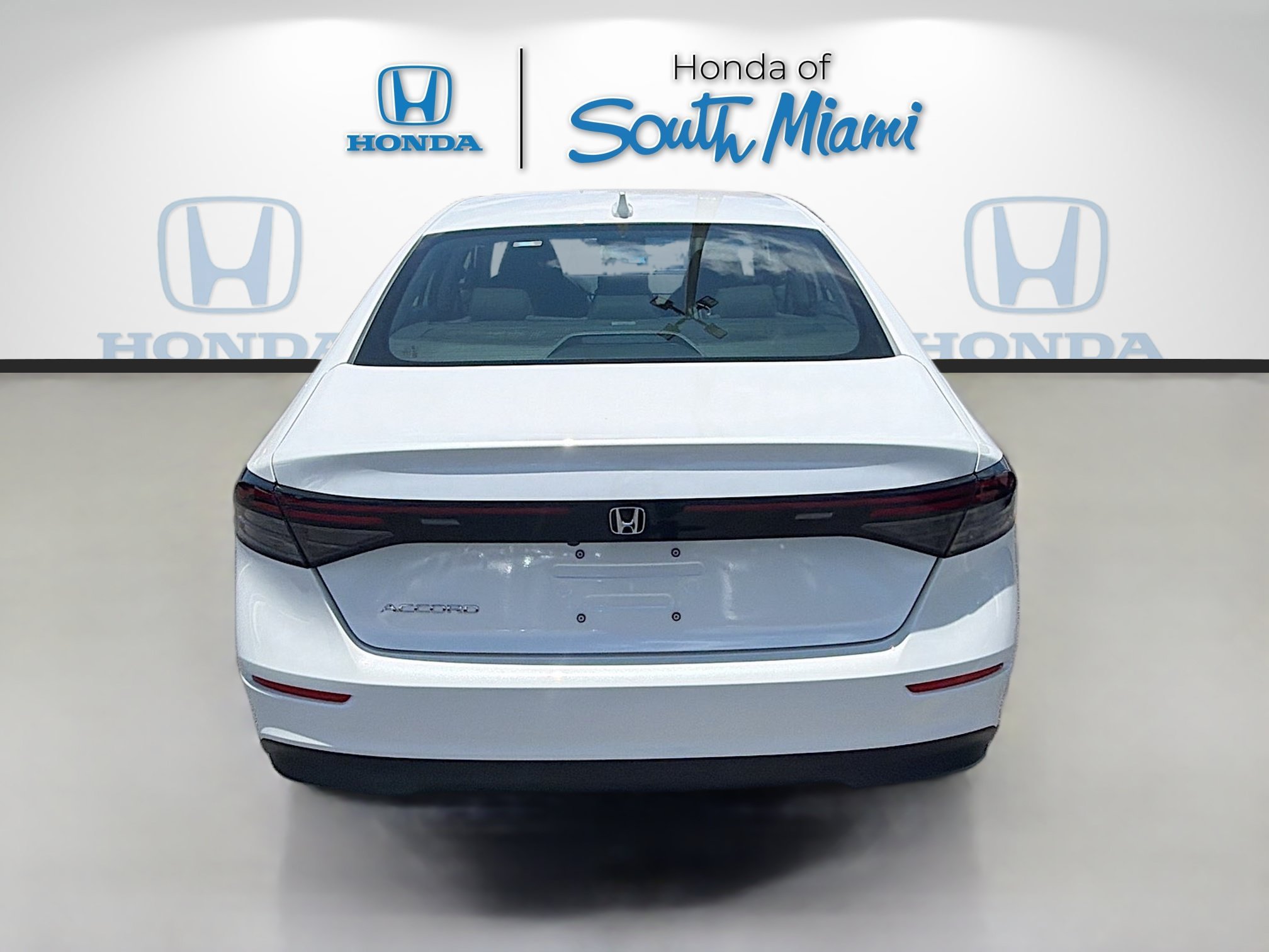 New 2026 Platinum White Pearl Honda LX image 6