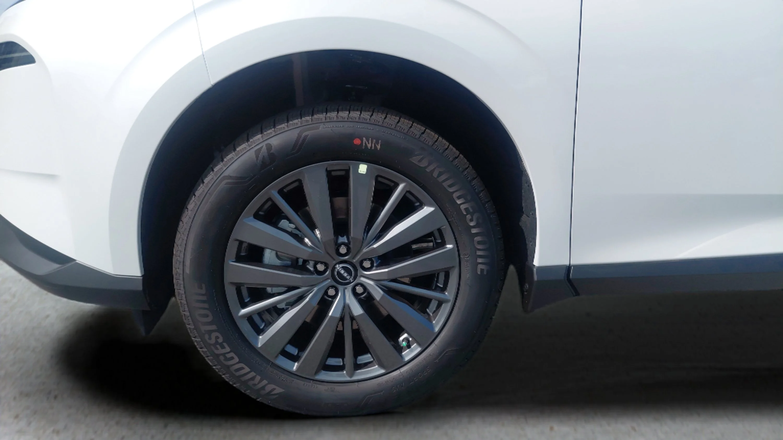 New 2026 Everest White Pearl TriCoat Nissan SL image 16
