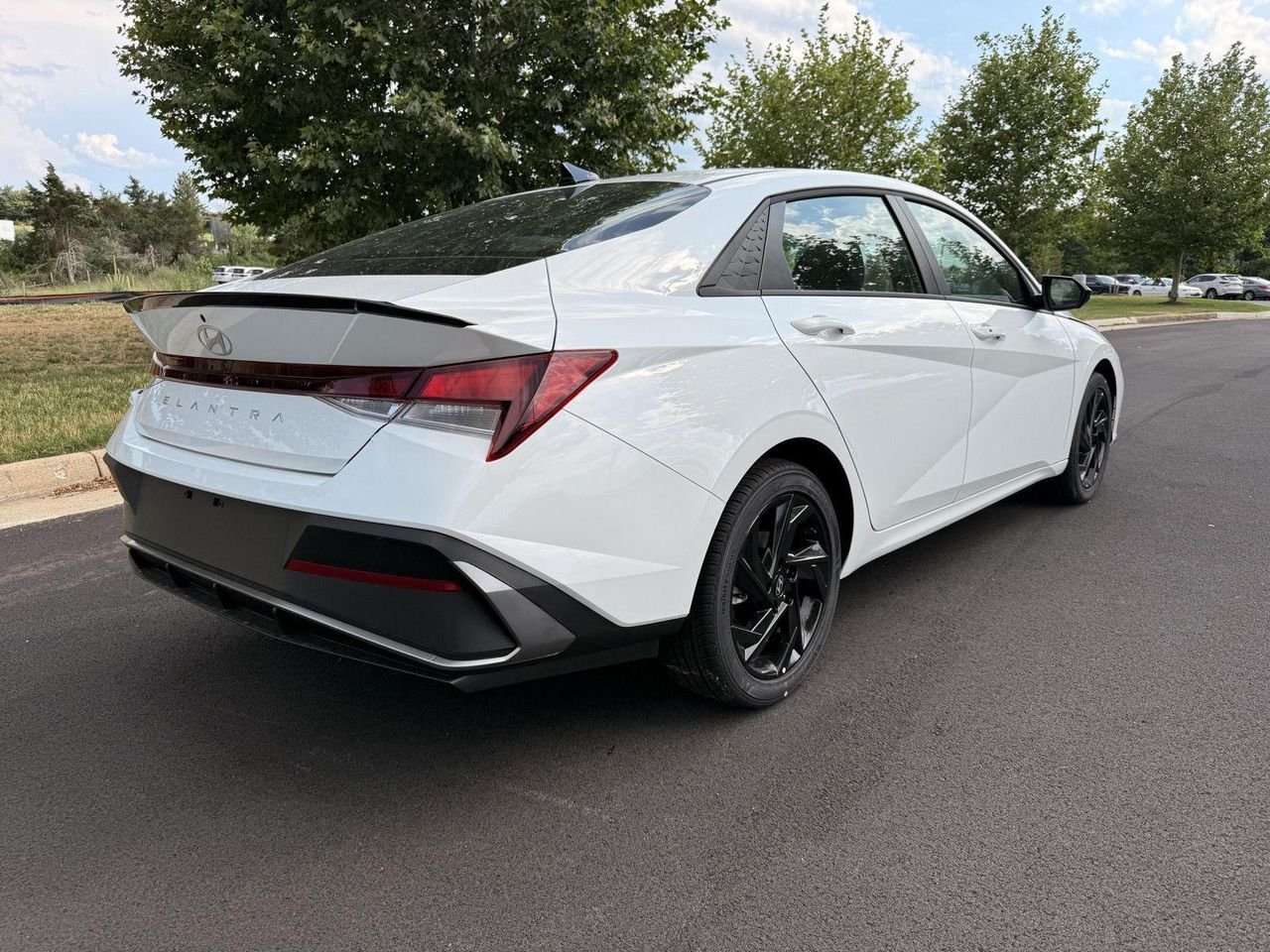 New 2026 Serenity White Pearl Hyundai SEL Sport image 4