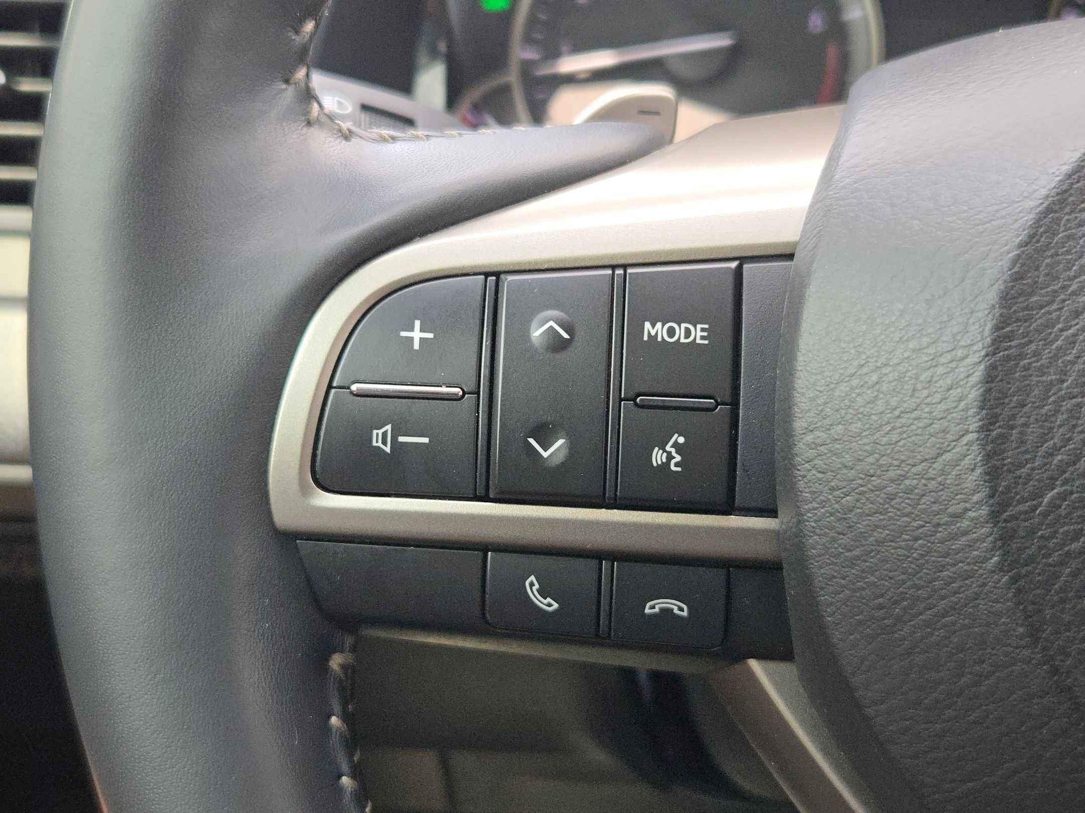 Used 2022 White Lexus RX 350 image 22