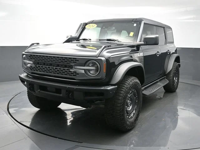 Used 2024 Black Ford Everglades image 3