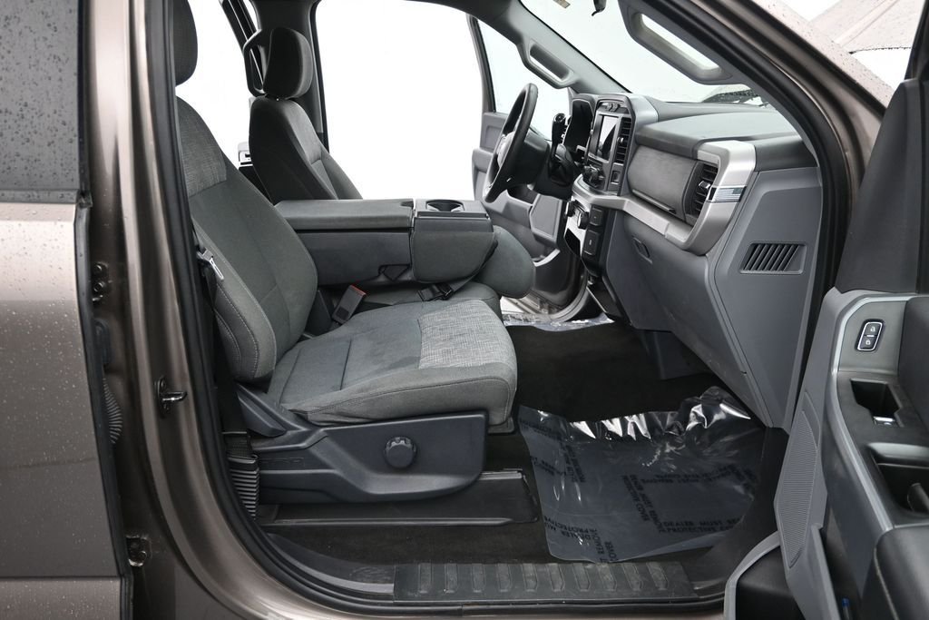 Used 2023 Gray Ford XLT image 11