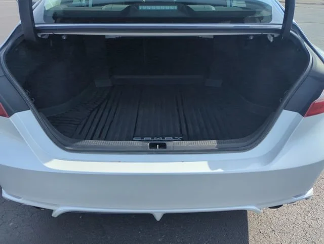 Used 2019 Off-white Toyota XSE V6 image 28