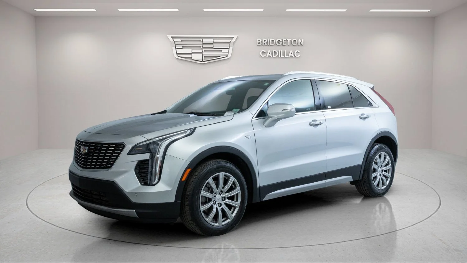 Used 2022 Radiant Silver Metallic Cadillac Premium Luxury image 3
