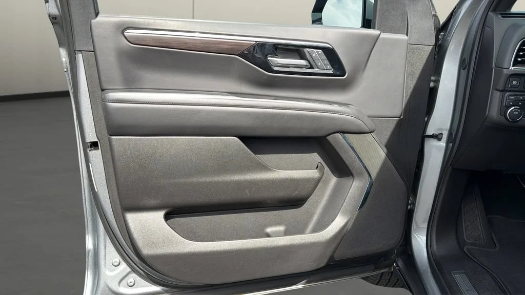 Used 2025 Sterling Gray Metallic Chevrolet Z71 image 13