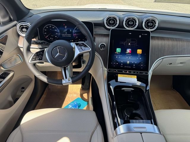 New 2026 Polar White Mercedes-Benz GLC 300 image 5