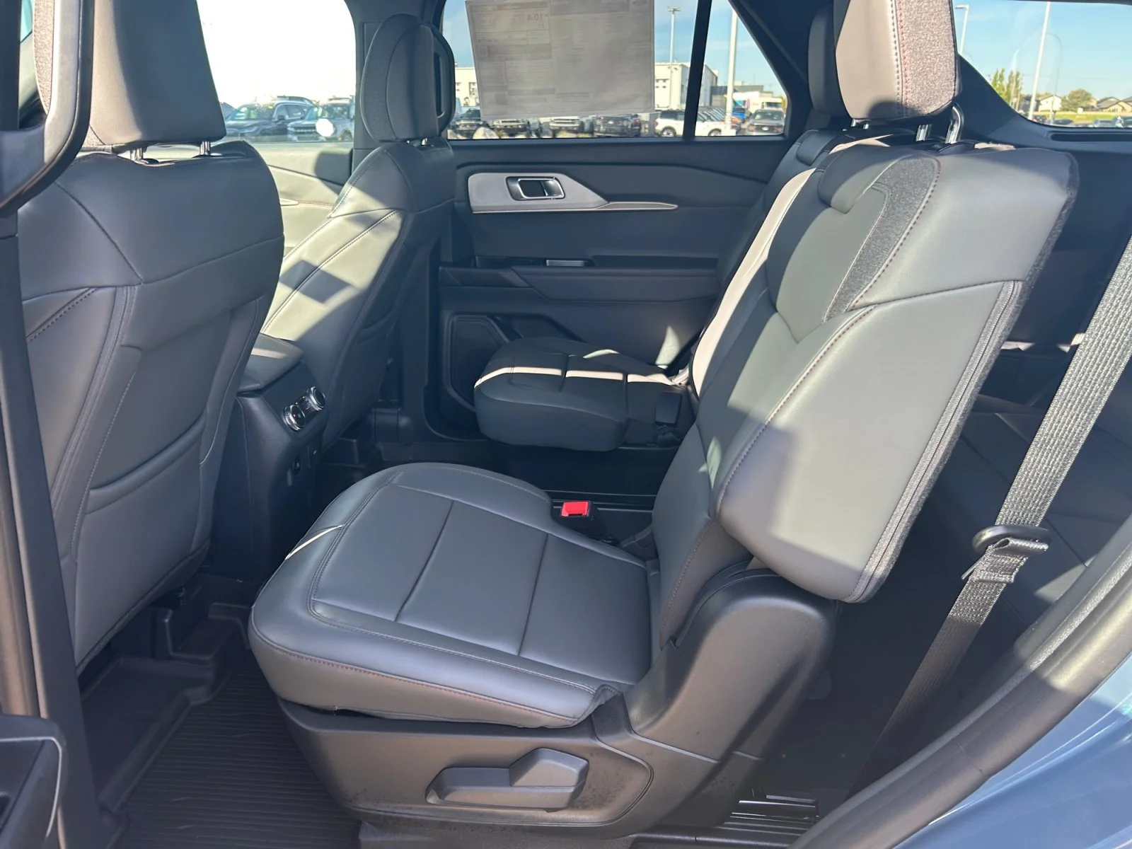 New 2027 Vapor Blue Metallic Ford Active w/200A Pkg image 18