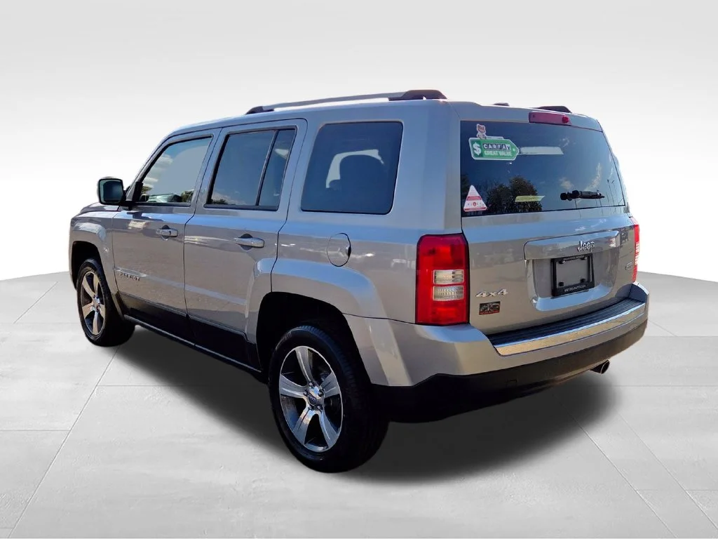 Used 2016 Silver Jeep High Altitude image 5