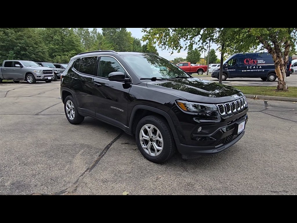 Certified Used 2025 Black Jeep Latitude image 11