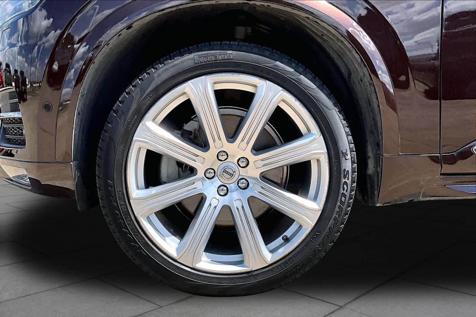 Used 2018 Maple Brown Metallic Volvo Inscription image 11