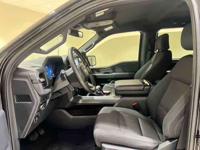Certified Used 2025 Agate Black Metallic Ford XLT image 18