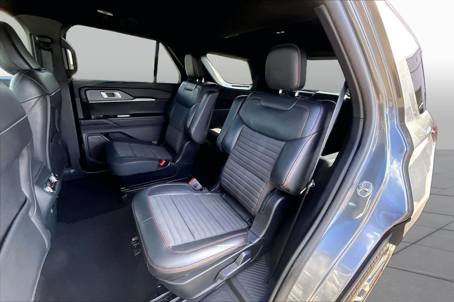 Used 2025 Carbonized Gray Ford ST-Line image 20