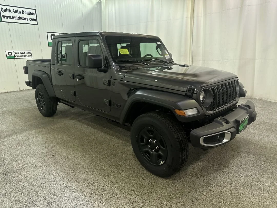2026 Jeep Gladiator Sport Auto's photo