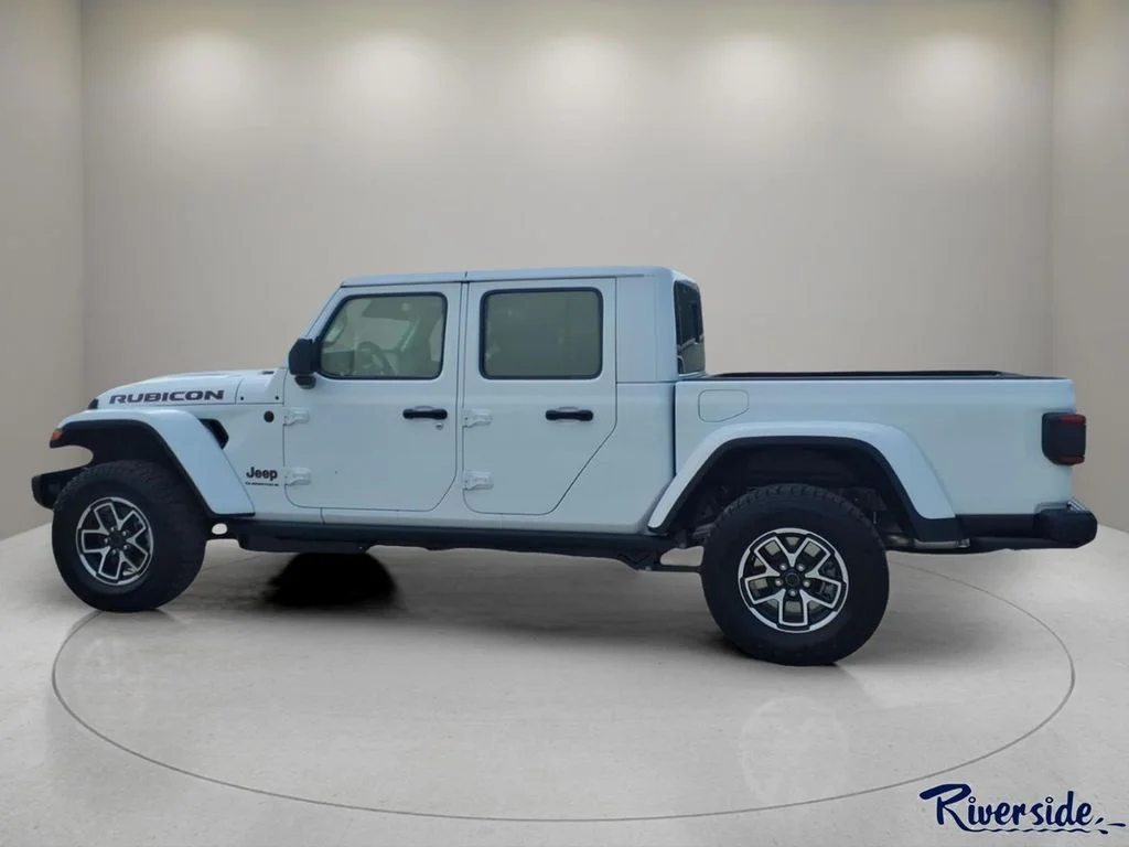 New 2026 Bright White Clear-Coat Exterior Paint Jeep Rubicon X image 3