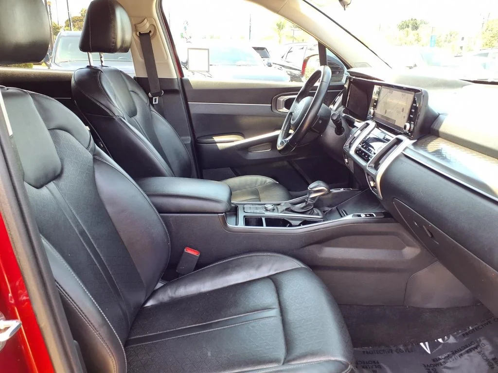 Used 2022 Red Kia S image 10