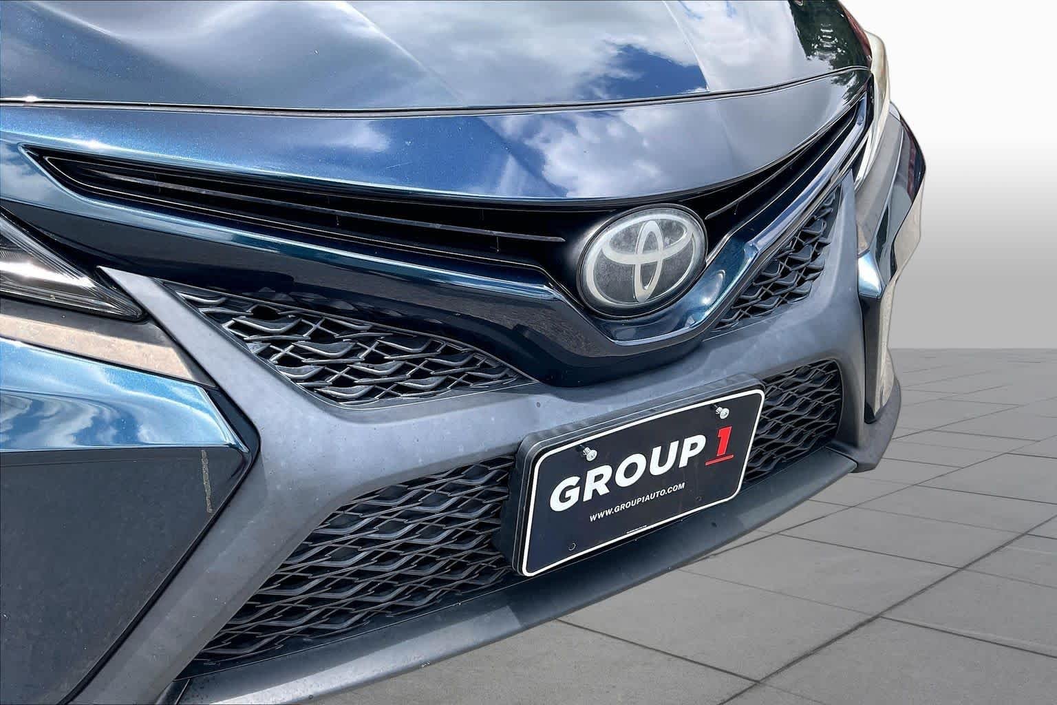 Used 2020 Galactic Aqua Mica Toyota SE image 29