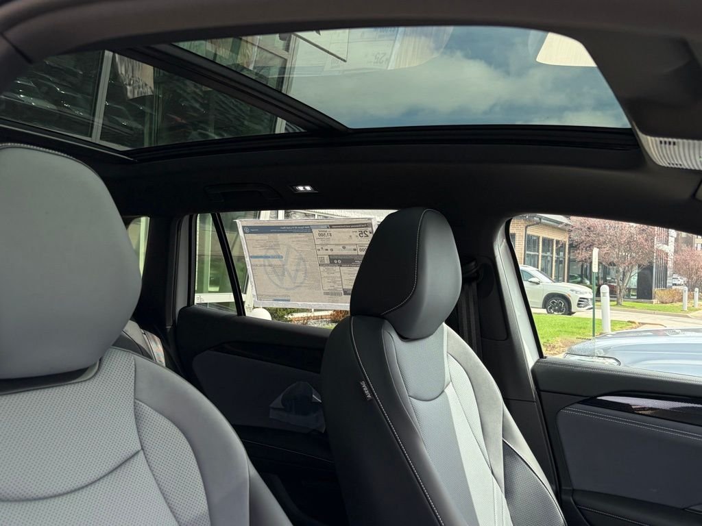 New 2026 Opal White W/Deep Black Roof Volkswagen 2.0T SE R-Line Black image 20