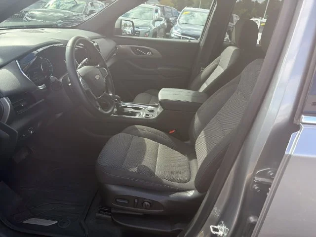 Used 2023 STERLING GRAY METALLIC Chevrolet LT Cloth image 11