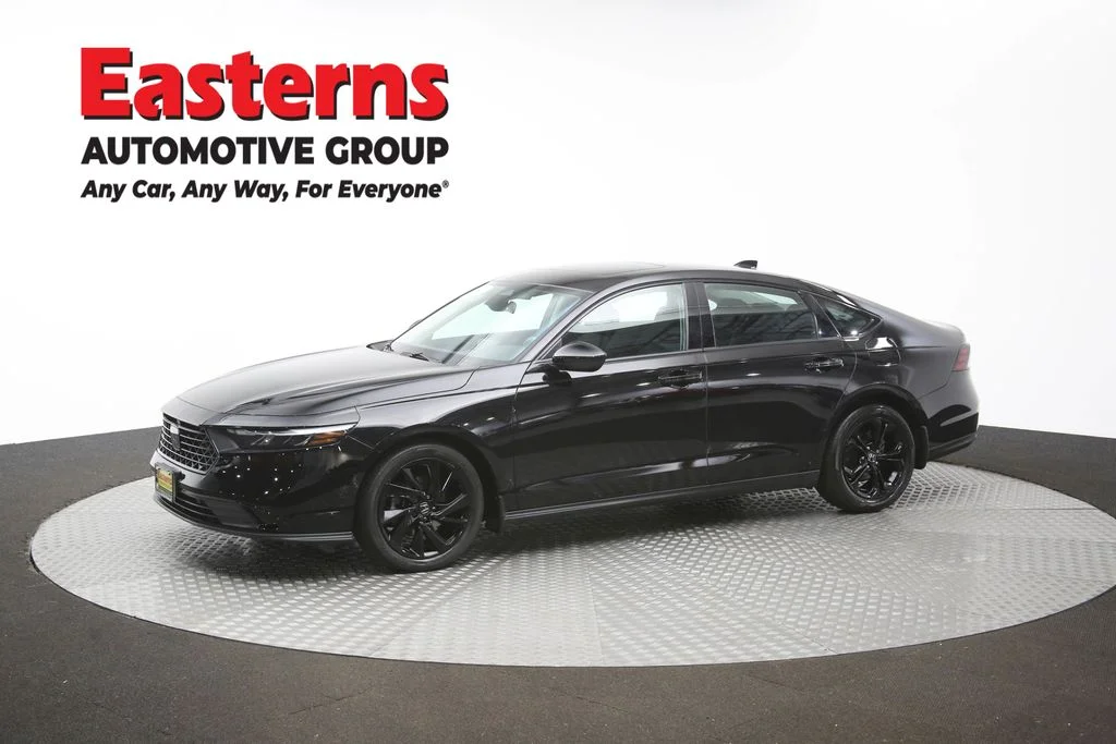 Used 2025 Black Honda SE image 57