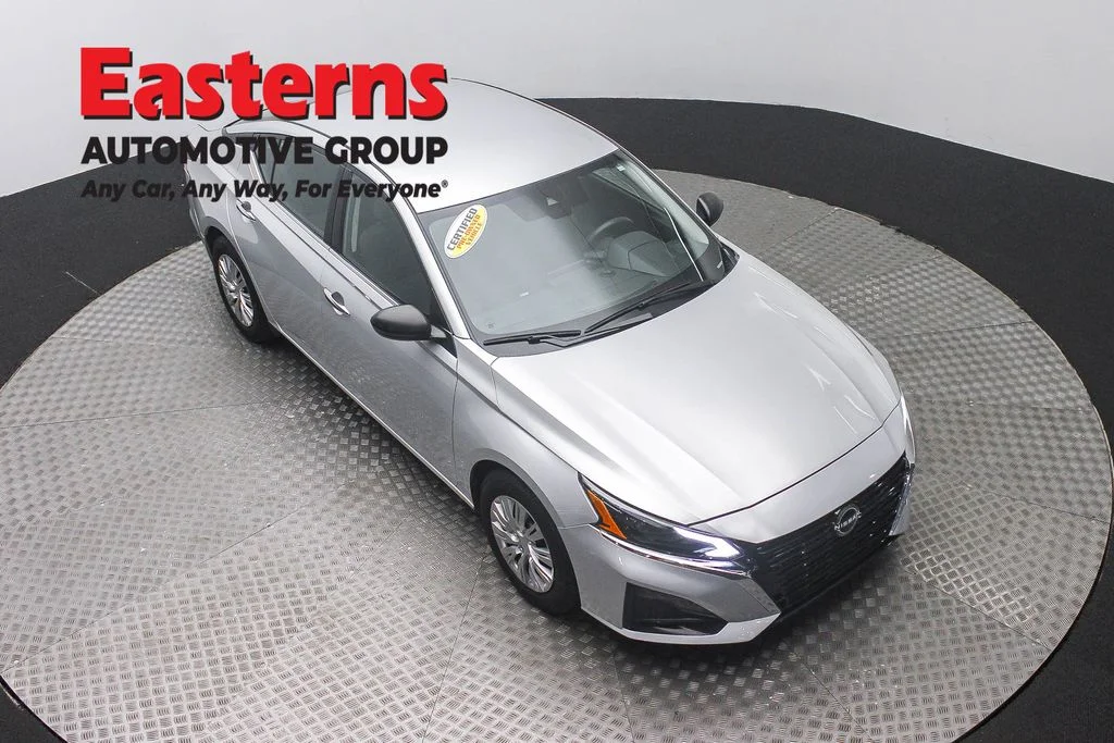 Used 2024 Silver Nissan 2.5 S image 3