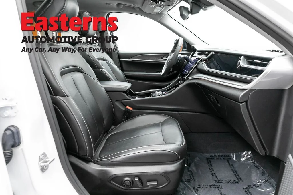 Used 2025 Silver Mitsubishi 2.0 SE image 54