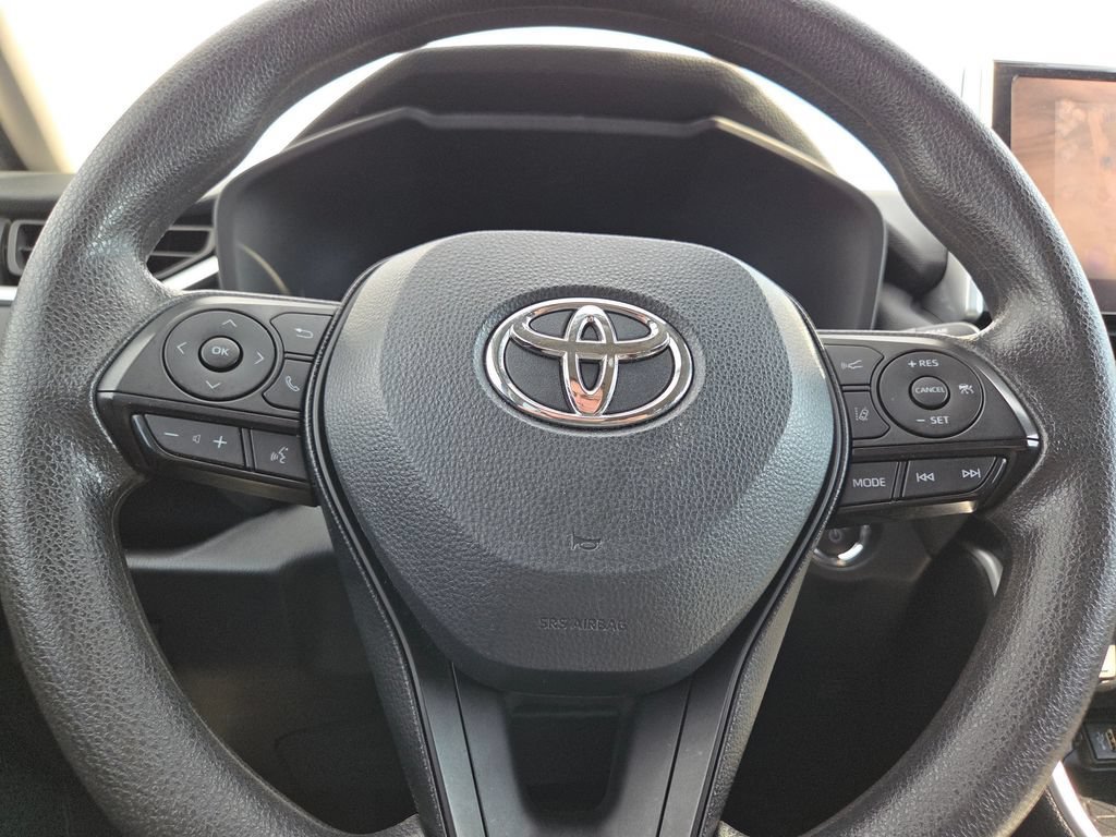 2024 Toyota RAV4 XLE - Photo 31