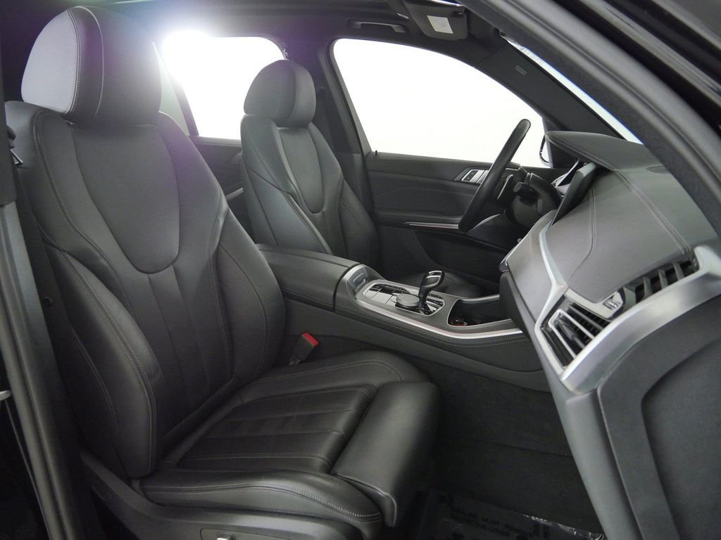 Used 2022 Black Sapphire Metallic BMW xDrive40i image 22