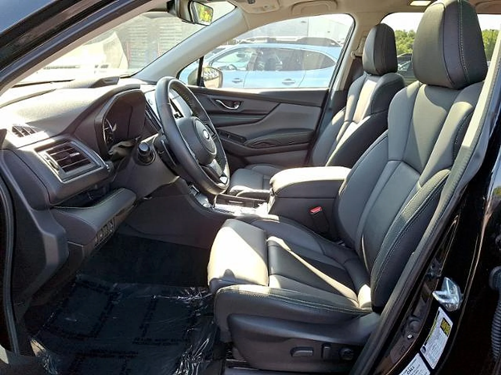 Used 2023 Crystal Black Silica Subaru Onyx Edition Limited 7-Passenger image 13