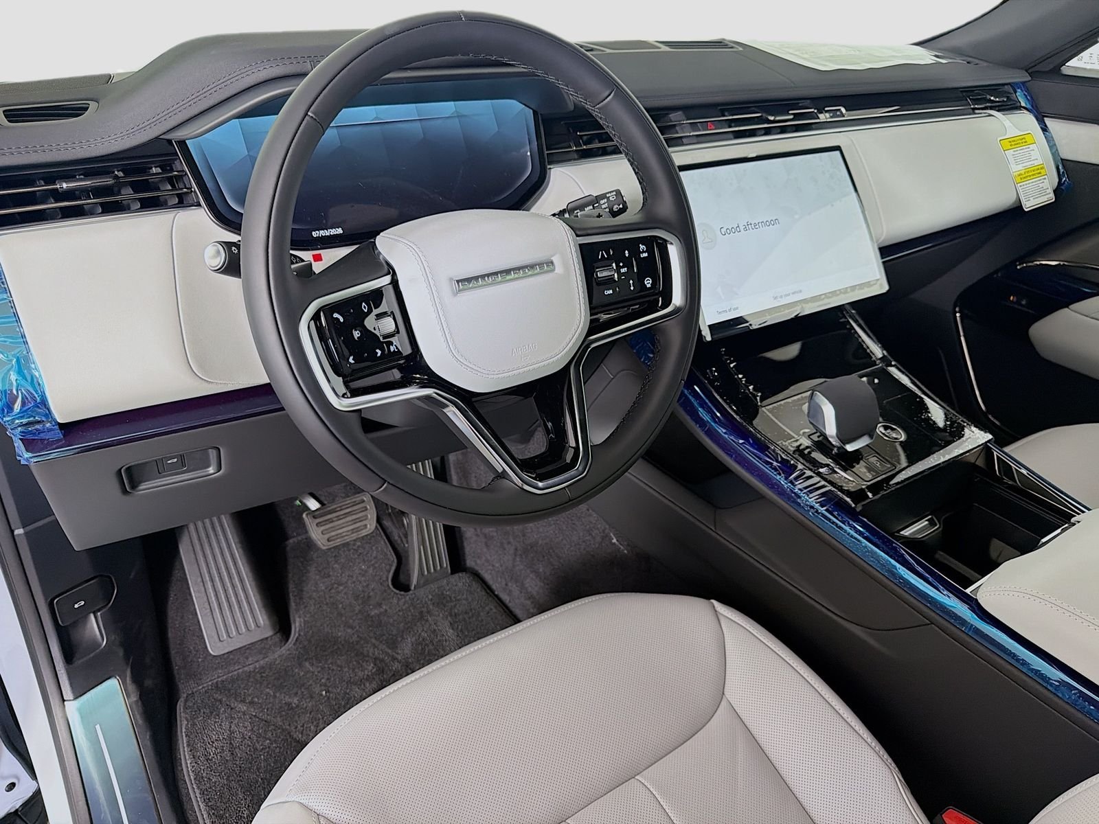 New 2026 Fuji White LAND ROVER SE image 10