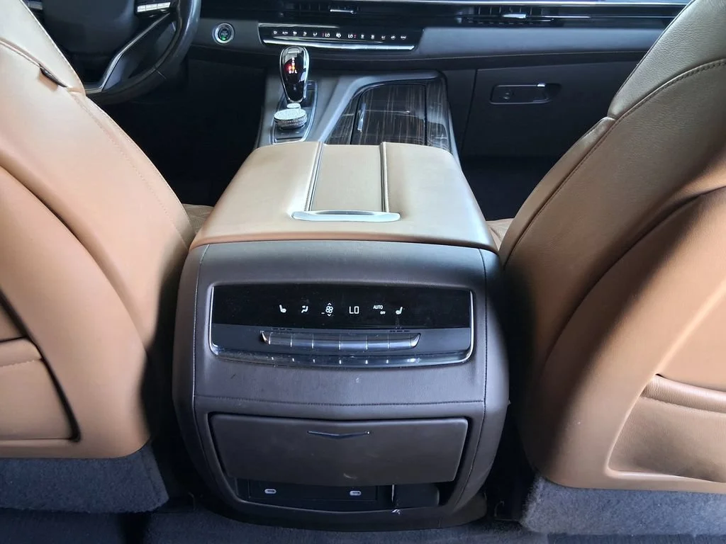 Used 2022 CRYSTAL WHITE TRICOAT Cadillac Premium Luxury image 27