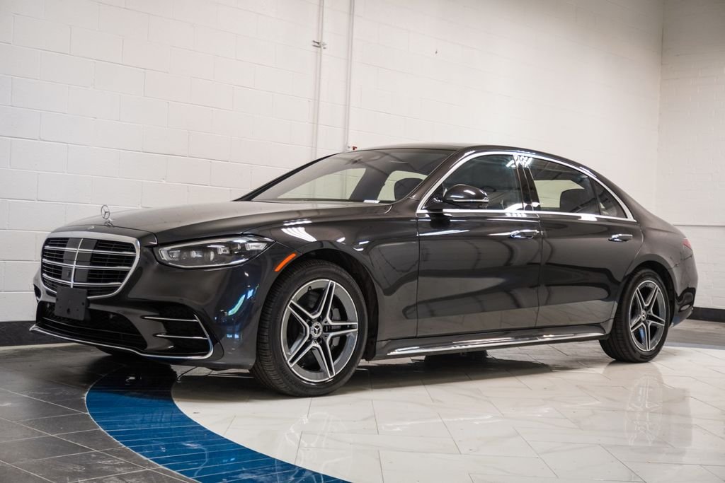 Used 2022 Gray Mercedes-Benz S 500 image 4