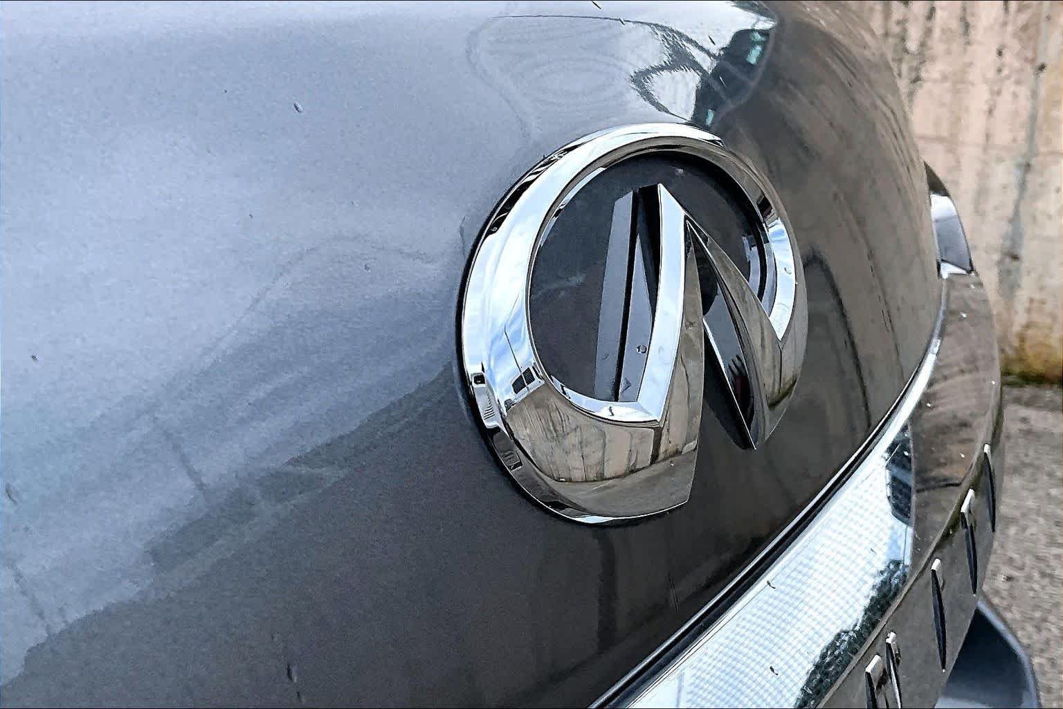 Used 2018 Graphite Shadow INFINITI  image 31