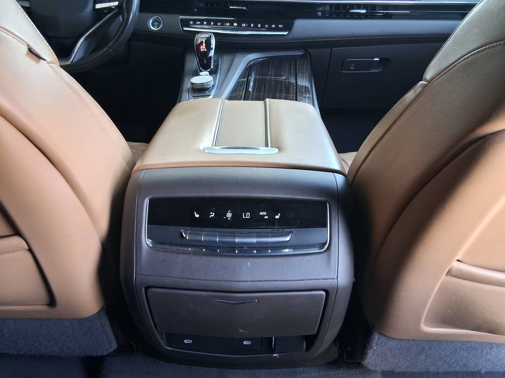 Used 2022 CRYSTAL WHITE TRICOAT Cadillac Premium Luxury image 27