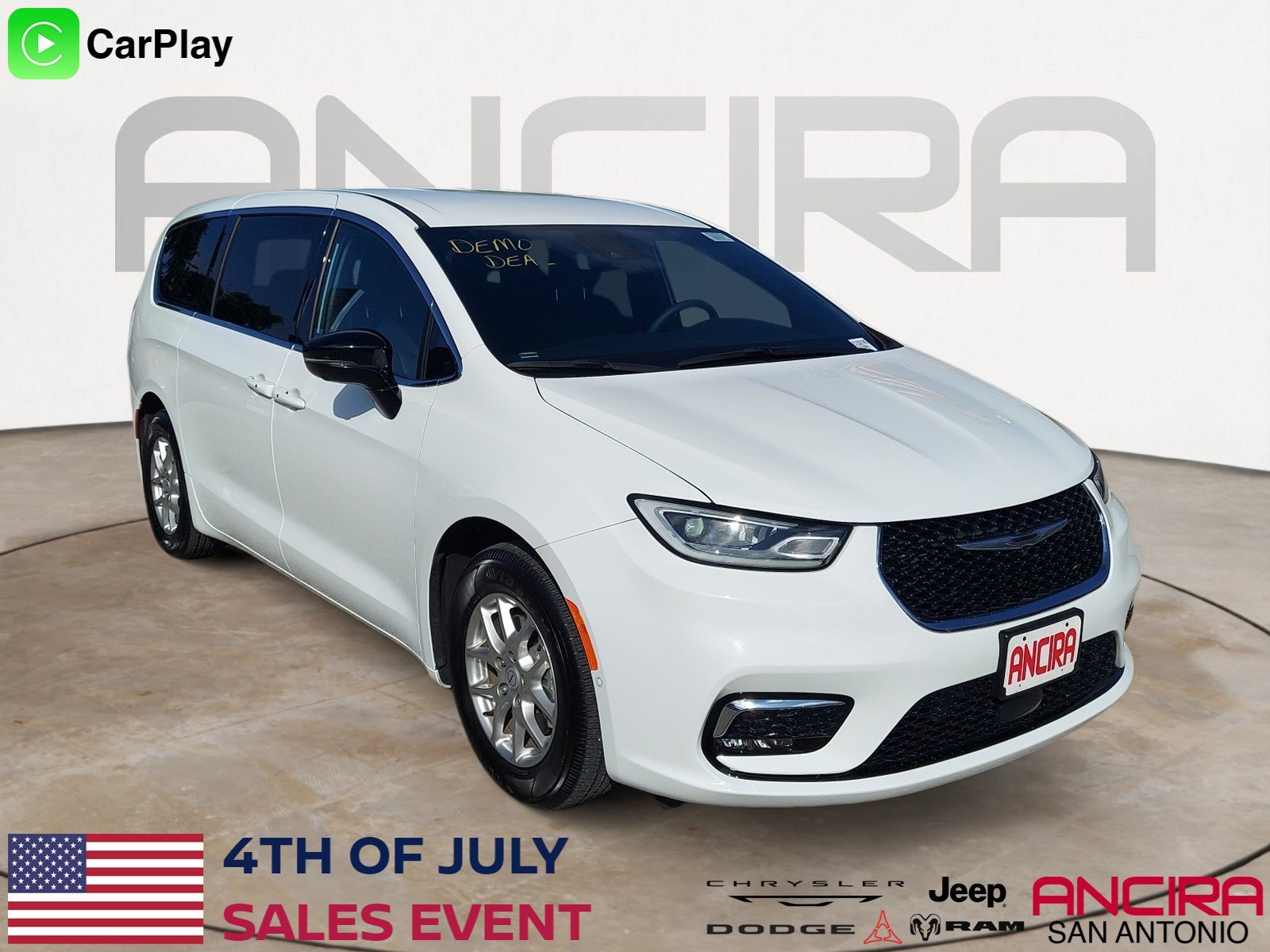 2026 Chrysler Pacifica Select's photo