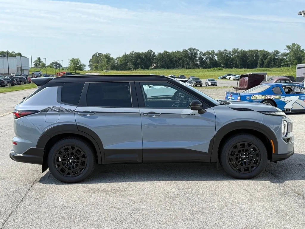 New 2026 Gray Mitsubishi Trail Edition image 8