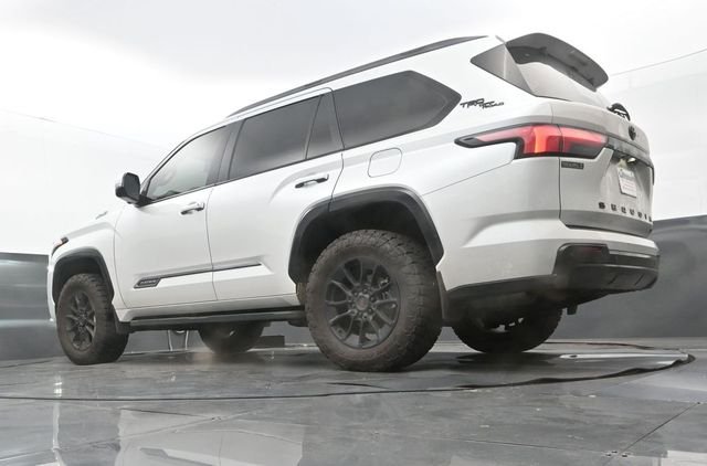 Used 2025 Wind Chill Pearl Toyota Platinum image 10